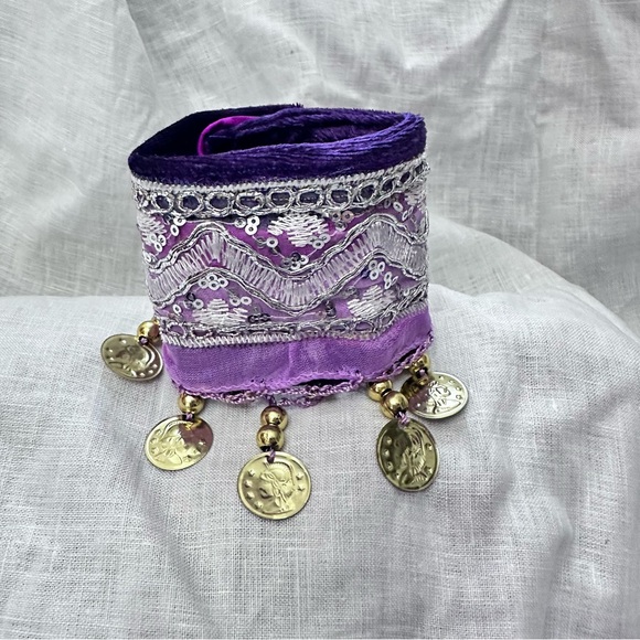 PURPLE VELVET GYPSY COIN CHARM CUFF BRACELET TEXTILE FIBER ART LUXURY SIGNED 7’ - Picture 12 of 15